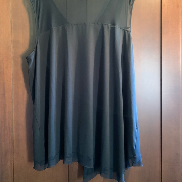 Black asymmetrical tank with layers of shear fabric - Picture 4 of 4